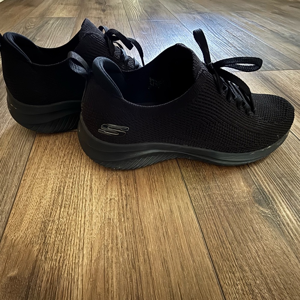 Skechers Women’s Black Knit Sneakers
